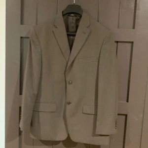 Men's suit-perfect condition-worn once for pictures